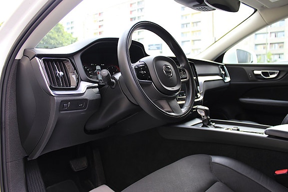 Volvo V60 16 of 25