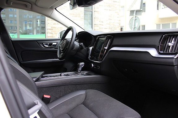 Volvo V60 5 of 25