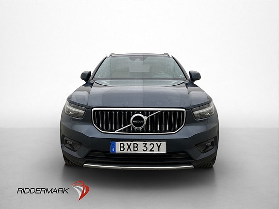 Volvo XC40 2 of 5