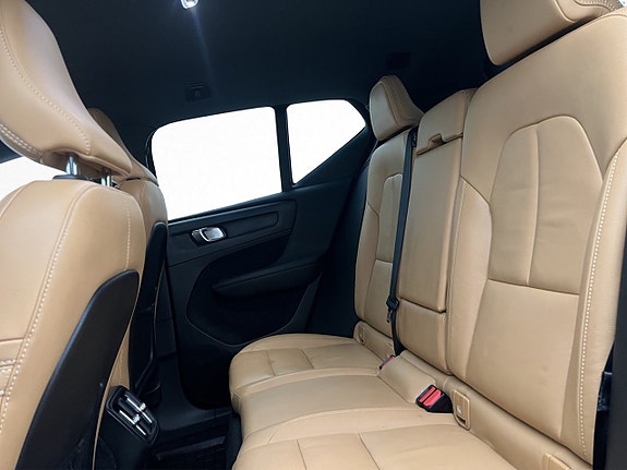 Volvo XC40 24 of 30
