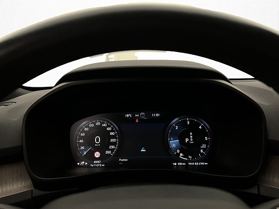 Volvo XC40 14 of 30