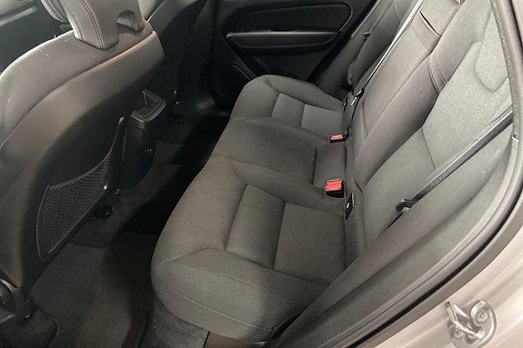 Volvo XC60 13 of 21