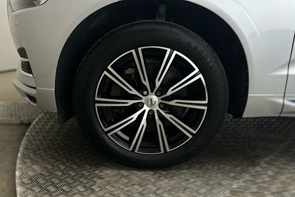 Volvo XC60 12 of 28