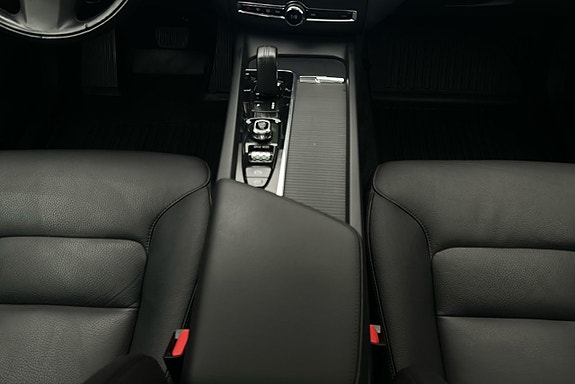 Volvo XC60 9 of 28