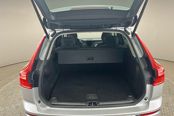 Volvo XC60 14 of 28