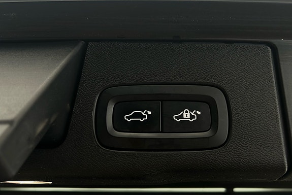 Volvo XC60 15 of 28