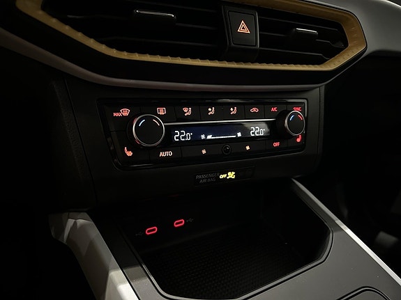 Seat Arona 13 of 14