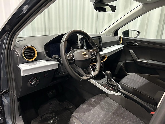 Seat Arona 8 of 14