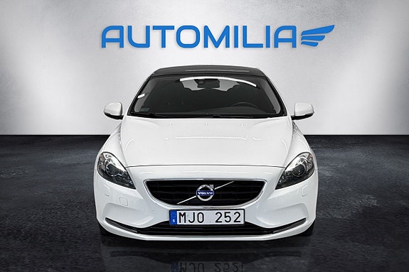 Volvo V40 3 of 5