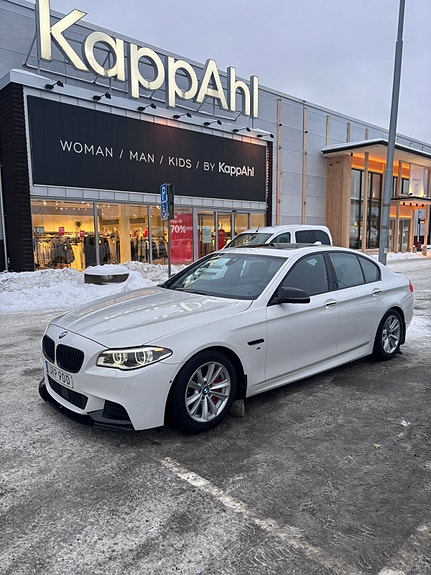 BMW 530d 3 of 5