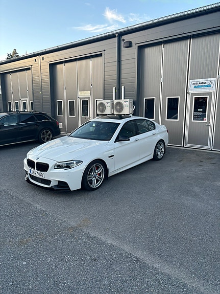 BMW 530d 2 of 5