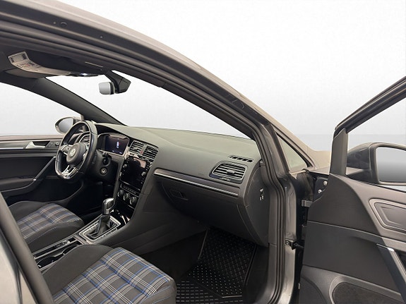 Volkswagen Golf I 13 of 30