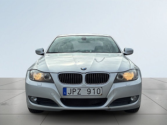 BMW 316 2 of 5