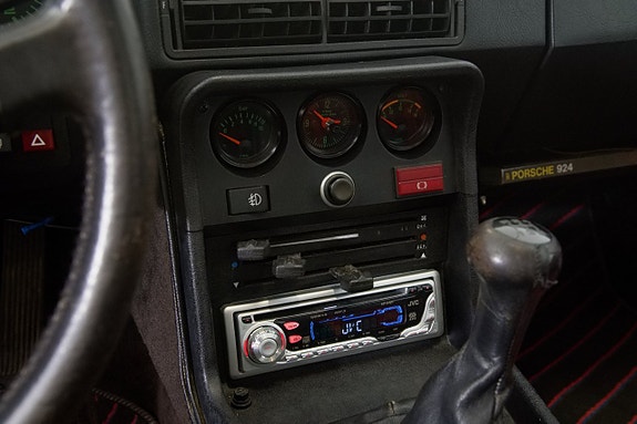 Porsche 924 14 of 18