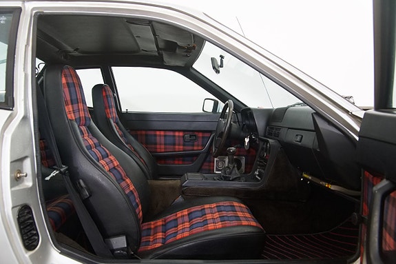 Porsche 924 16 of 18