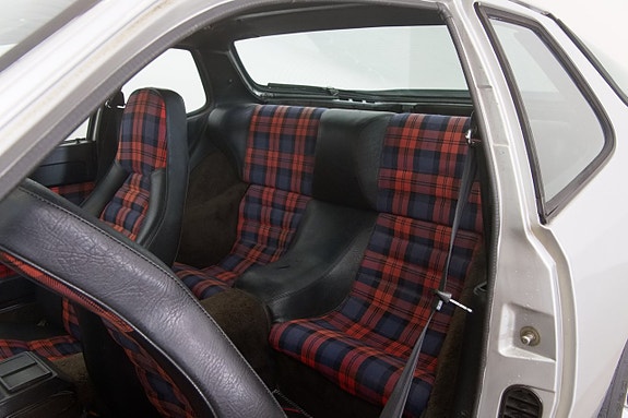 Porsche 924 15 of 18