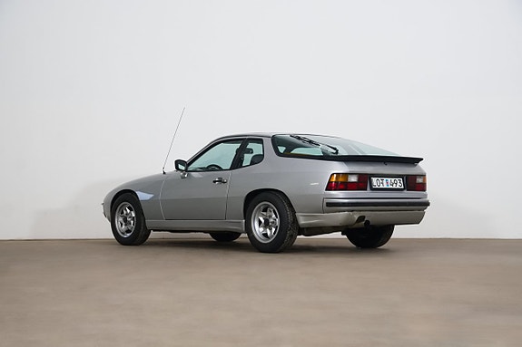 Porsche 924 6 of 18