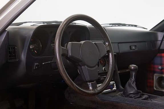 Porsche 924 10 of 18