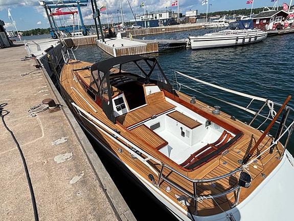 LUFFE 44 – Skrov nr 1 | Ny motor 2026 | Totalrenoverad 4 of 5