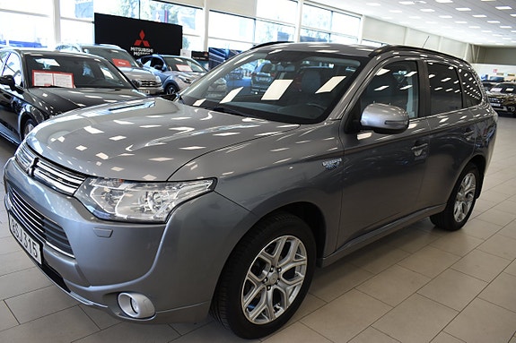 Mitsubishi Outlander 2 of 5