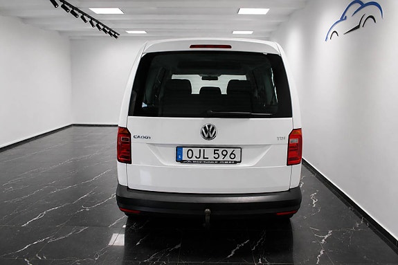 Volkswagen Caddy Maxi 6 of 16