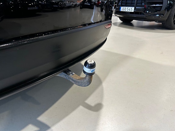 Tesla Model X 7 of 16