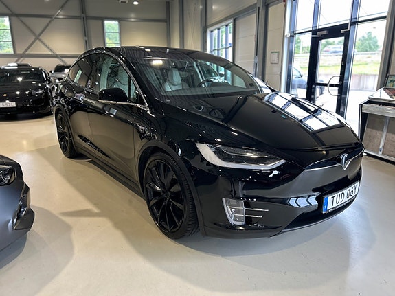 Tesla Model X 2 of 5