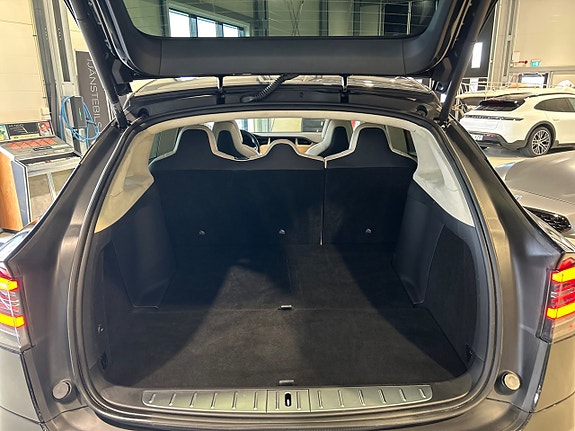 Tesla Model X 5 of 5