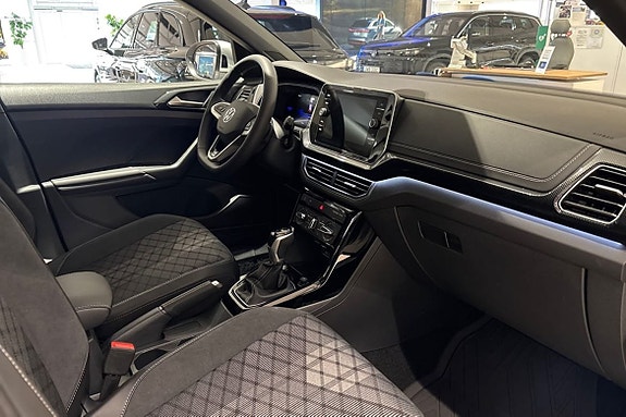 Volkswagen T-Cross 6 of 15