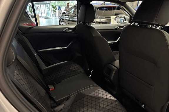 Volkswagen T-Cross 7 of 15