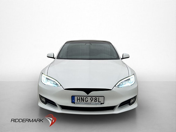Tesla Model S 3 of 5