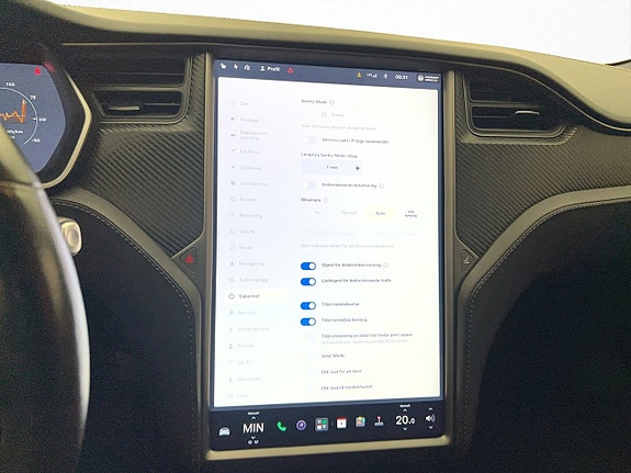 Tesla Model S 26 of 30