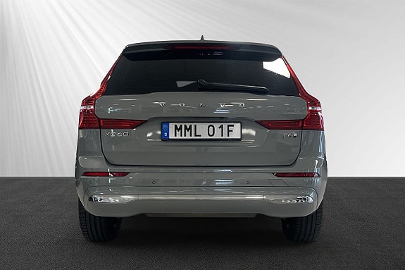 Volvo XC60 2 of 5