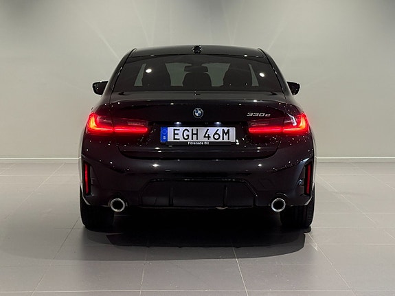 BMW 330e 4 of 5