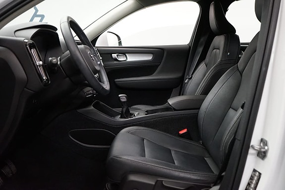 Volvo XC40 5 of 5