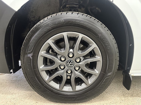 Volkswagen Transporter 12 of 17