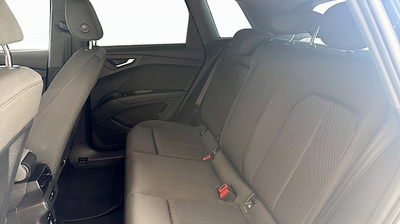 Audi Q4 e-tron 12 of 18