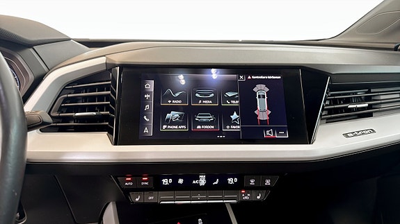 Audi Q4 e-tron 9 of 18