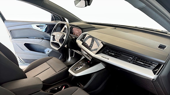 Audi Q4 e-tron 11 of 18