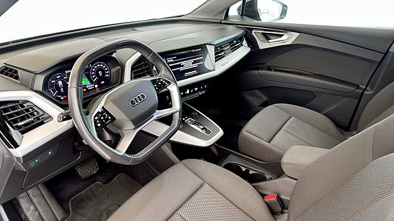 Audi Q4 e-tron 7 of 18
