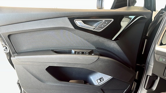 Audi Q4 e-tron 15 of 18