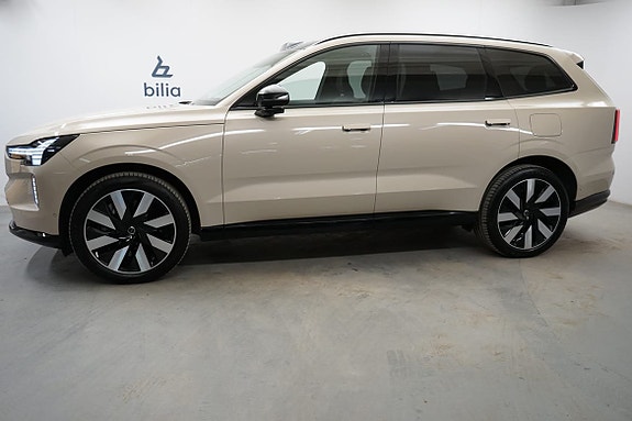 Volvo EX90 2 of 5