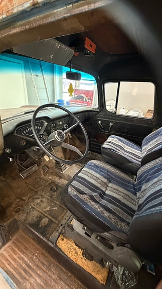 Chevrolet Apache 5 of 5