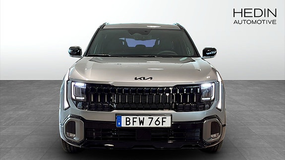 Kia Seltos 8 of 15