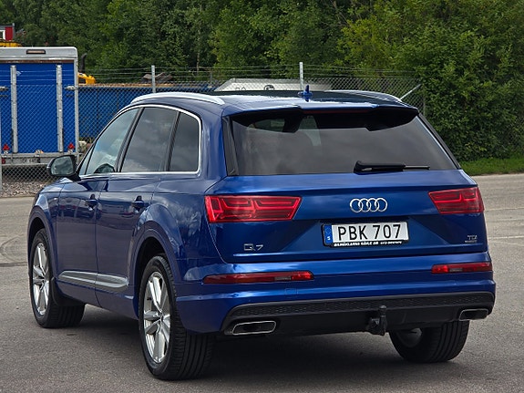 Audi Q7 6 of 18