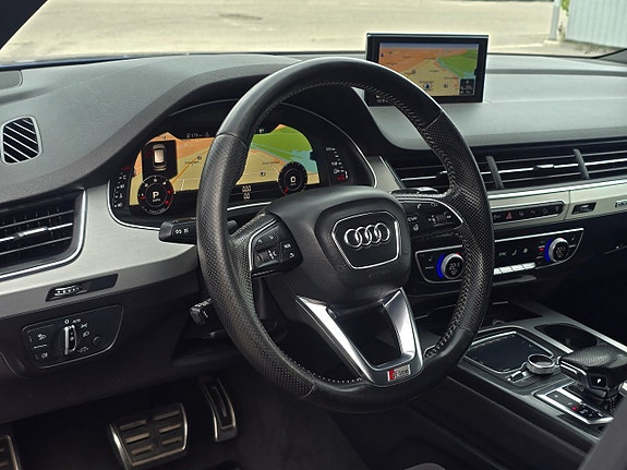 Audi Q7 8 of 18