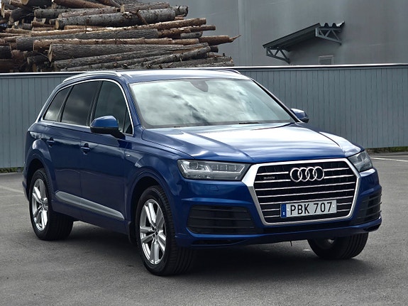 Audi Q7 3 of 5