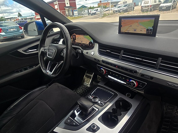 Audi Q7 15 of 18