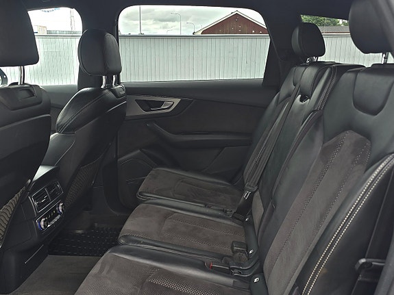Audi Q7 11 of 18