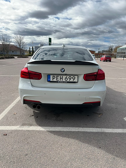 BMW 330e 2 of 5